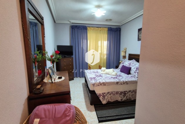 Resale - Apartment / flat -
Torrevieja - Costa Blanca