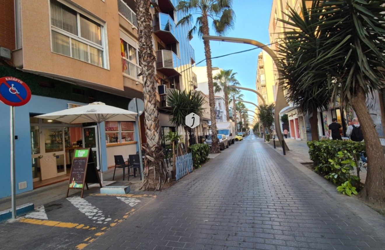 Resale - Apartment / flat -
Torrevieja - Costa Blanca