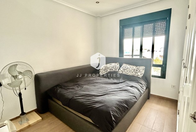 Resale - Apartment / flat -
Campoamor - Costa Blanca
