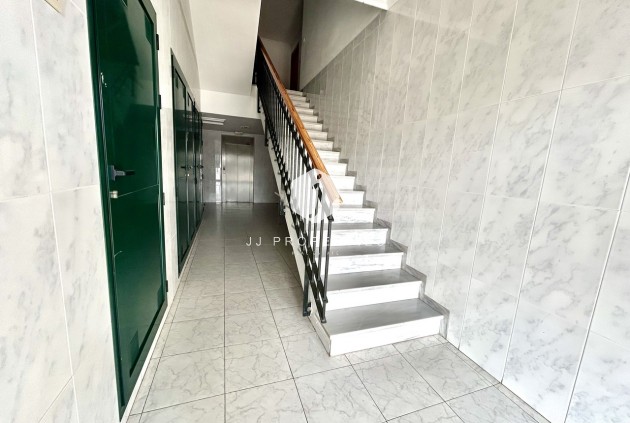 Resale - Apartment / flat -
Campoamor - Costa Blanca