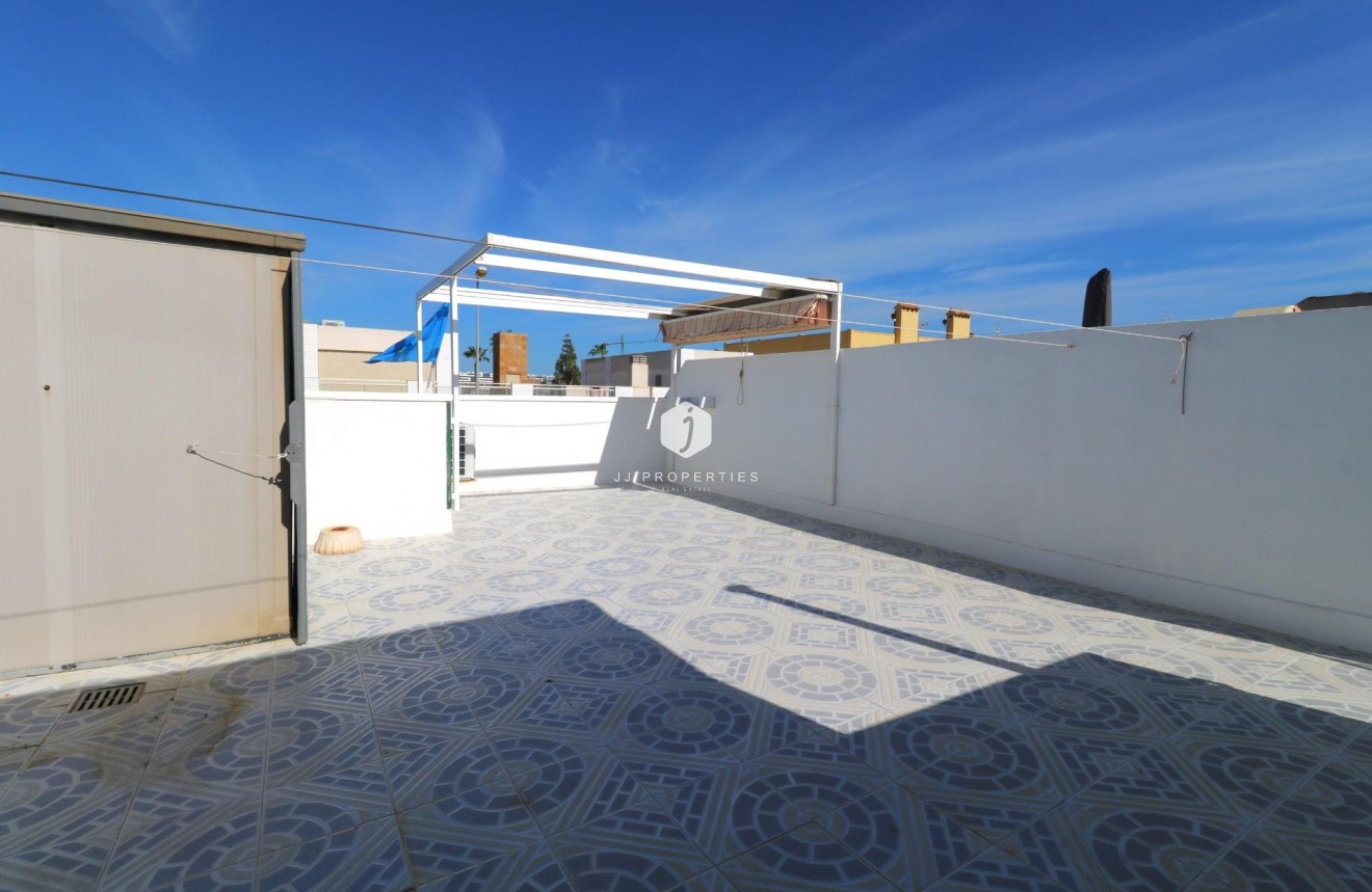 Segunda mano - Bungalow -
Torrevieja - El Limonar