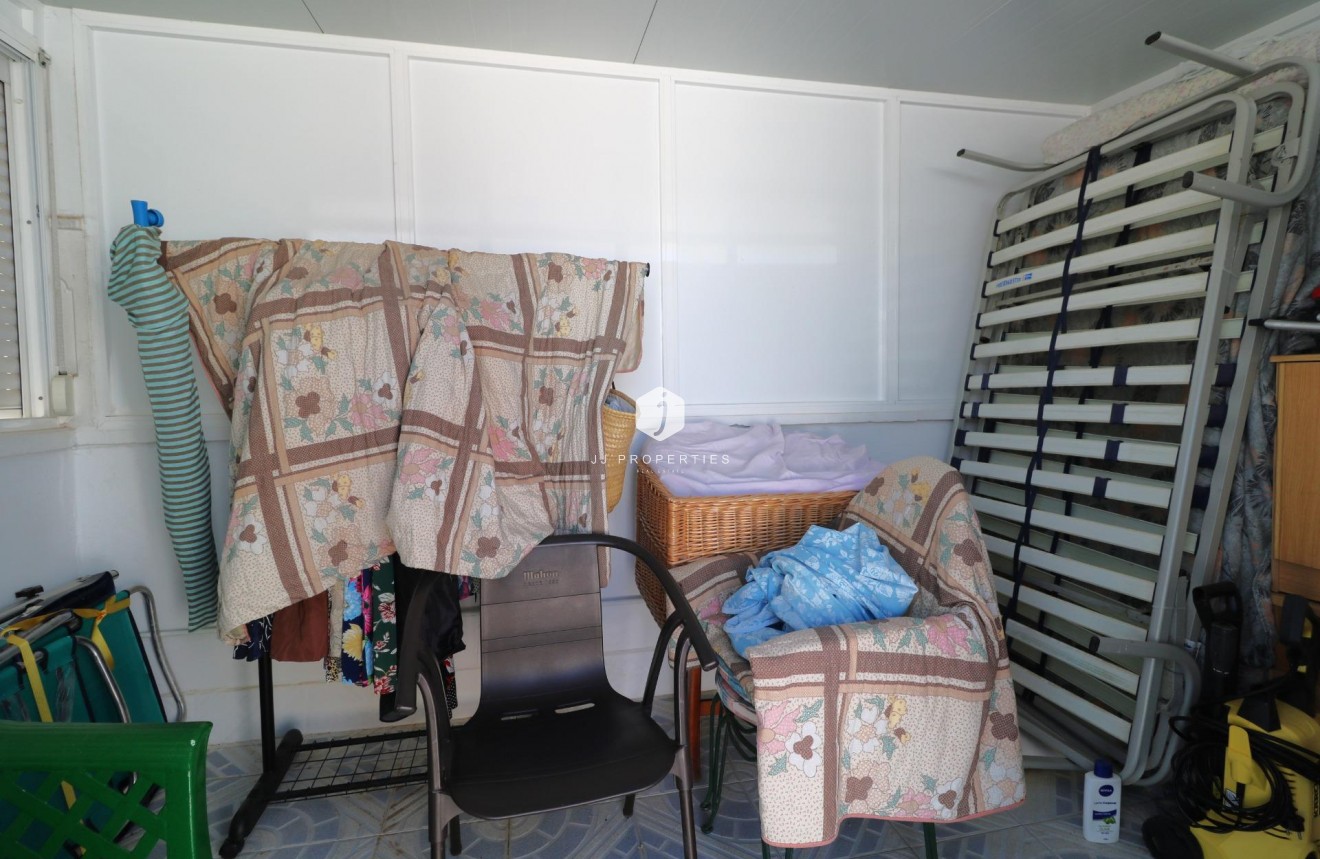 Segunda mano - Bungalow -
Torrevieja - El Limonar