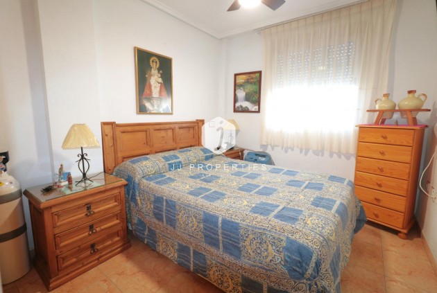 Segunda mano - Bungalow -
Torrevieja - El Limonar