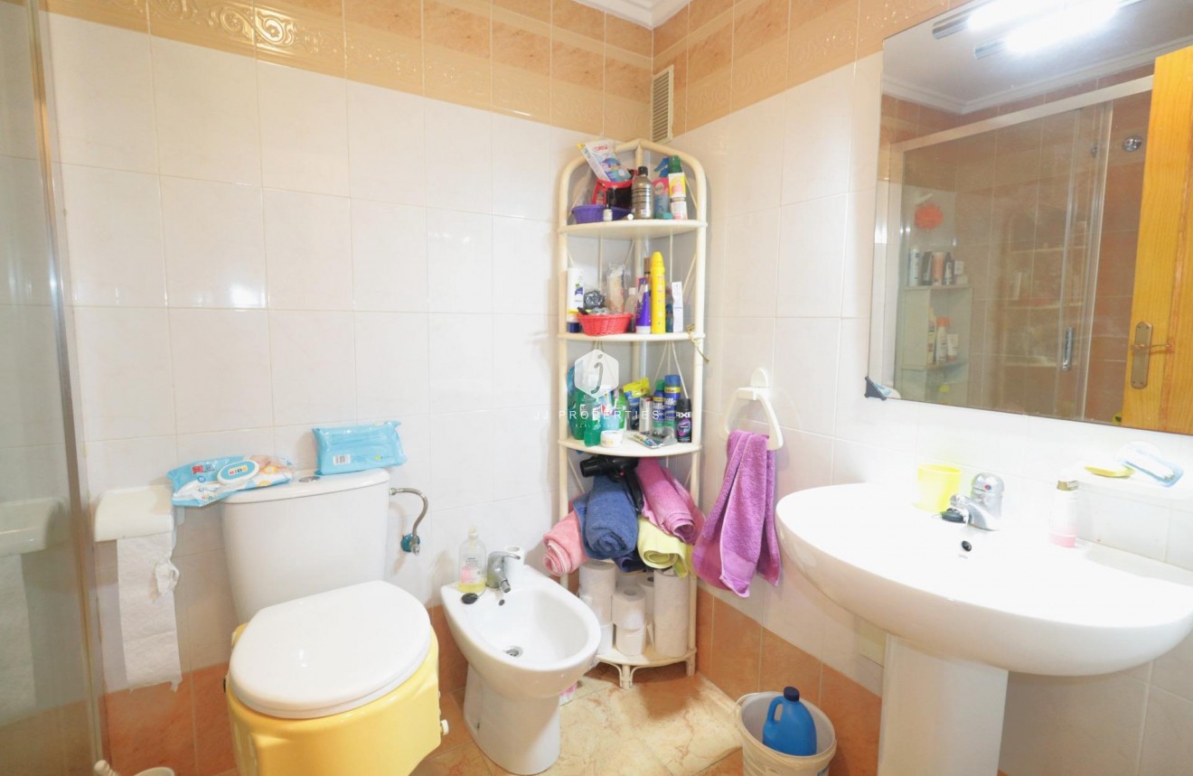 Segunda mano - Bungalow -
Torrevieja - El Limonar