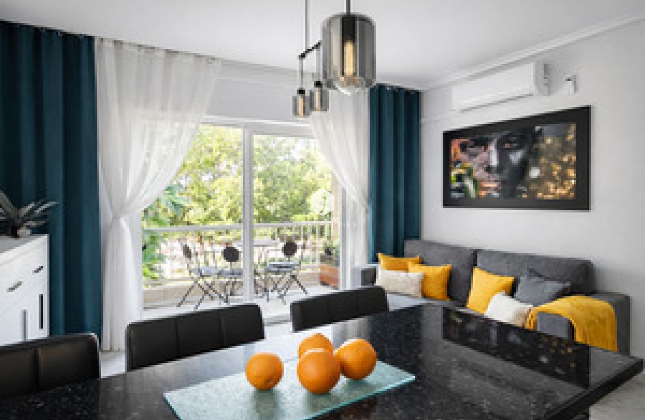 Resale - Apartment / flat -
Torrevieja - Costa Blanca