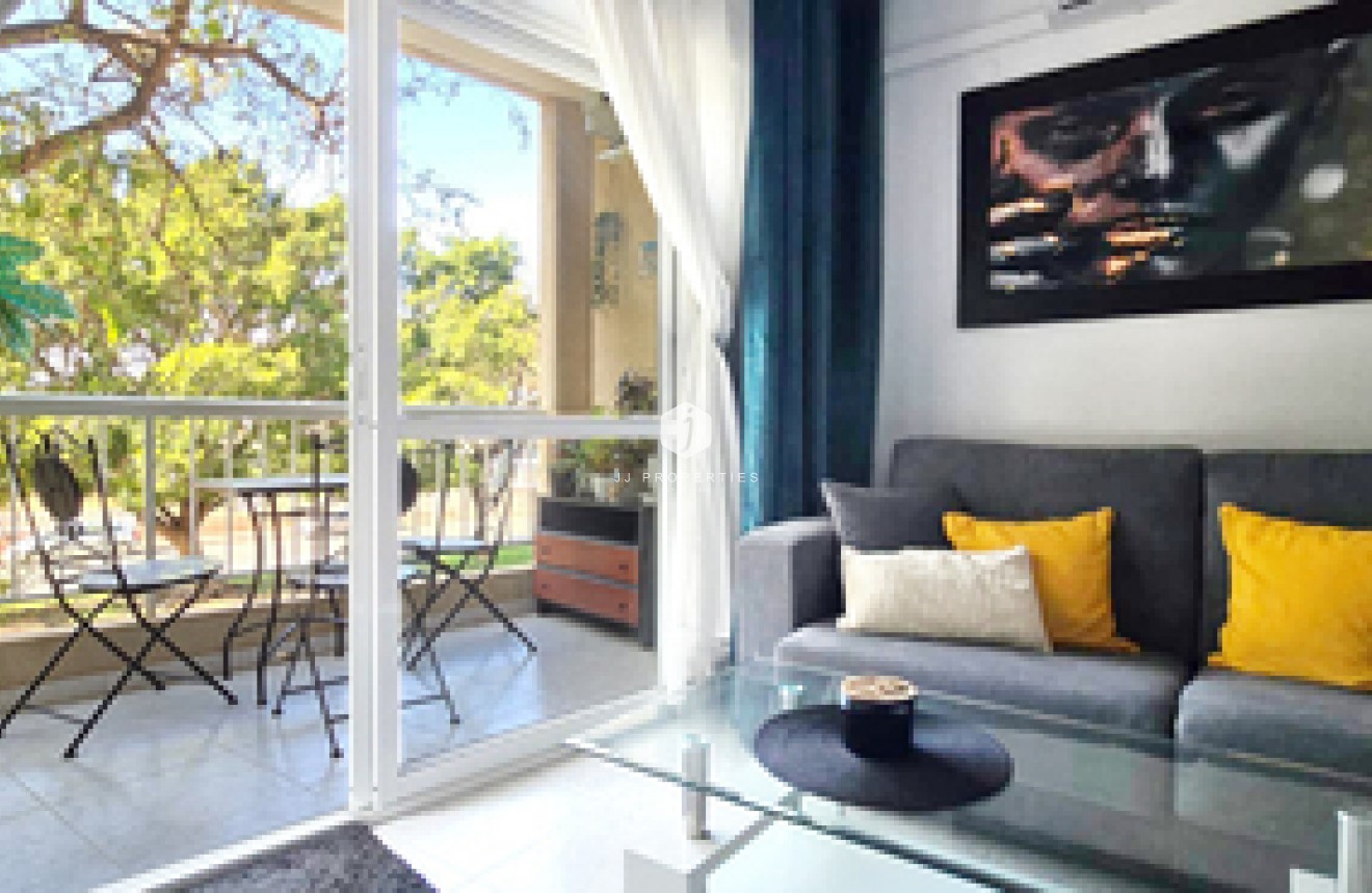 Resale - Apartment / flat -
Torrevieja - Costa Blanca