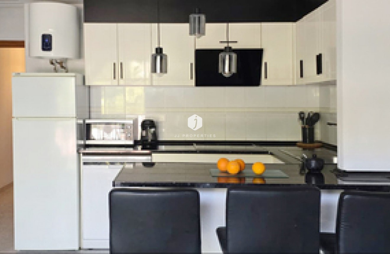 Resale - Apartment / flat -
Torrevieja - Costa Blanca