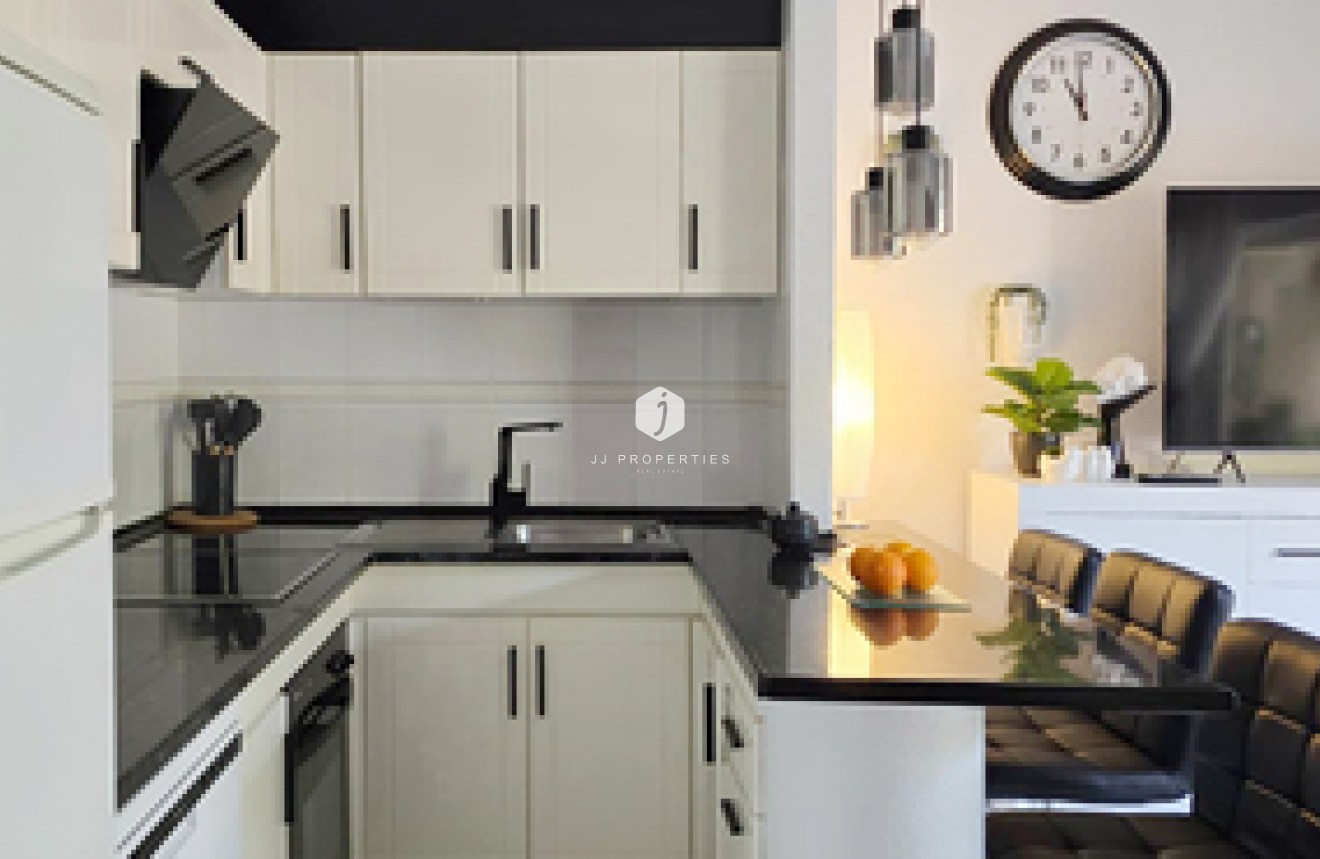 Resale - Apartment / flat -
Torrevieja - Costa Blanca