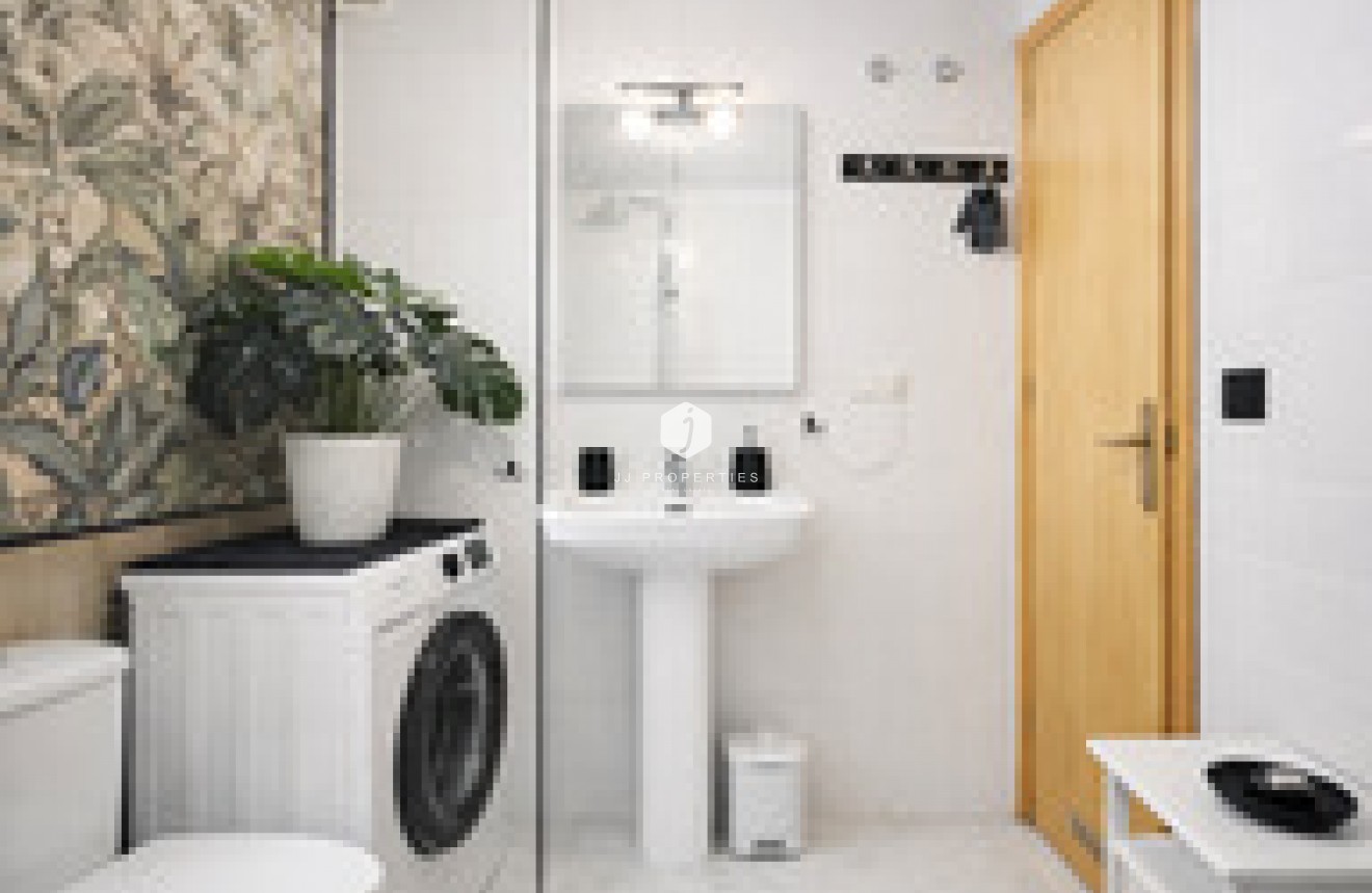 Resale - Apartment / flat -
Torrevieja - Costa Blanca