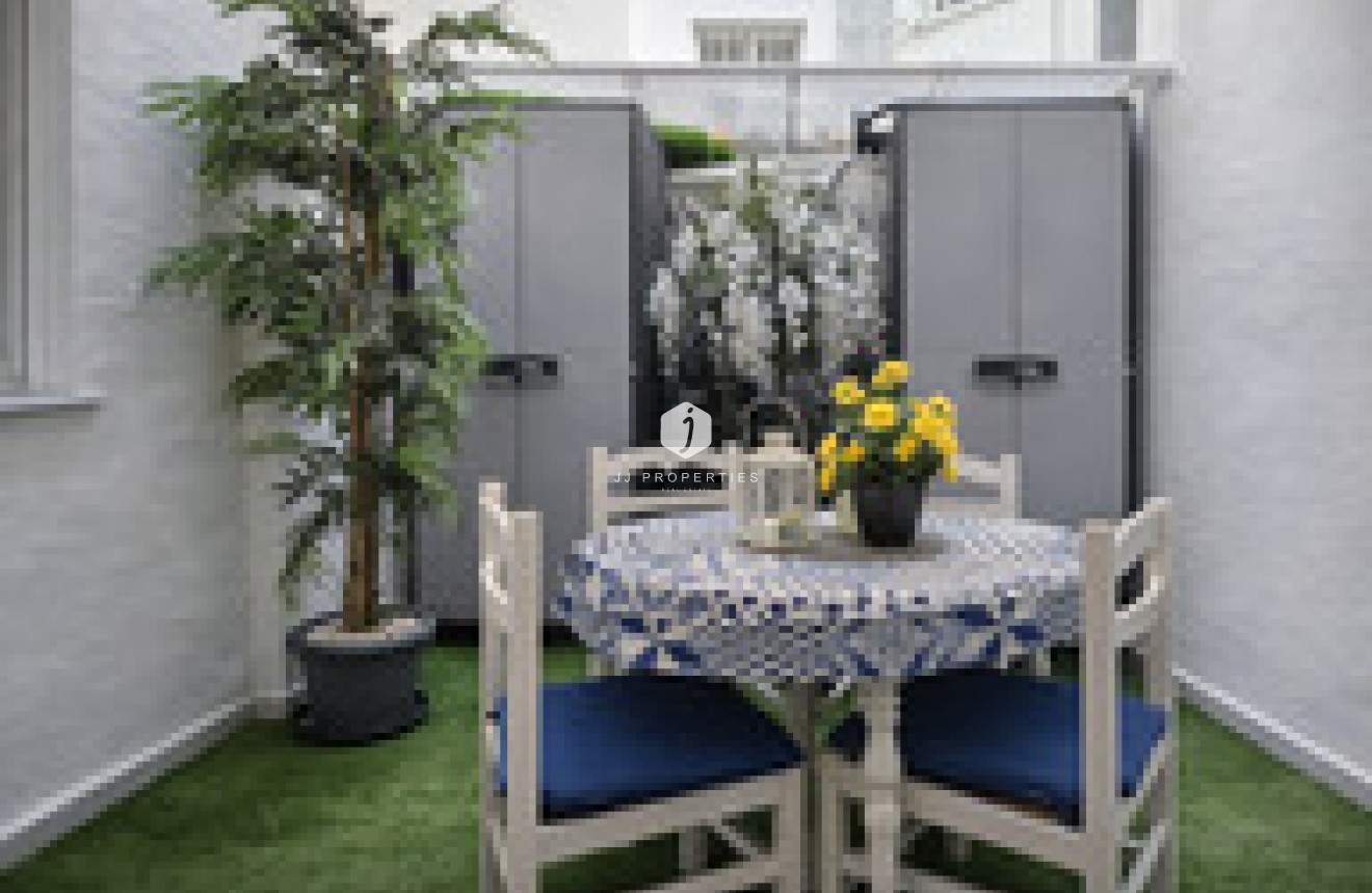 Resale - Apartment / flat -
Torrevieja - Costa Blanca