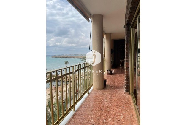 Z drugiej ręki - Mieszkanie w bloku -
Torrevieja - Las Piscinas Naturales