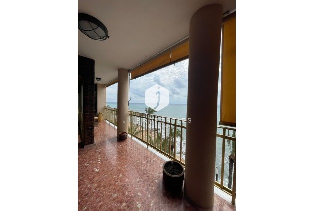 Z drugiej ręki - Mieszkanie w bloku -
Torrevieja - Las Piscinas Naturales