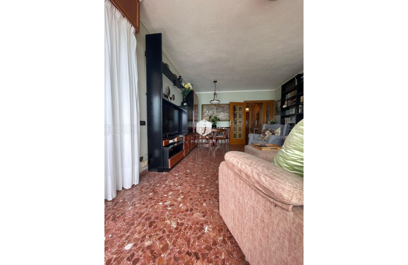 Z drugiej ręki - Mieszkanie w bloku -
Torrevieja - Las Piscinas Naturales