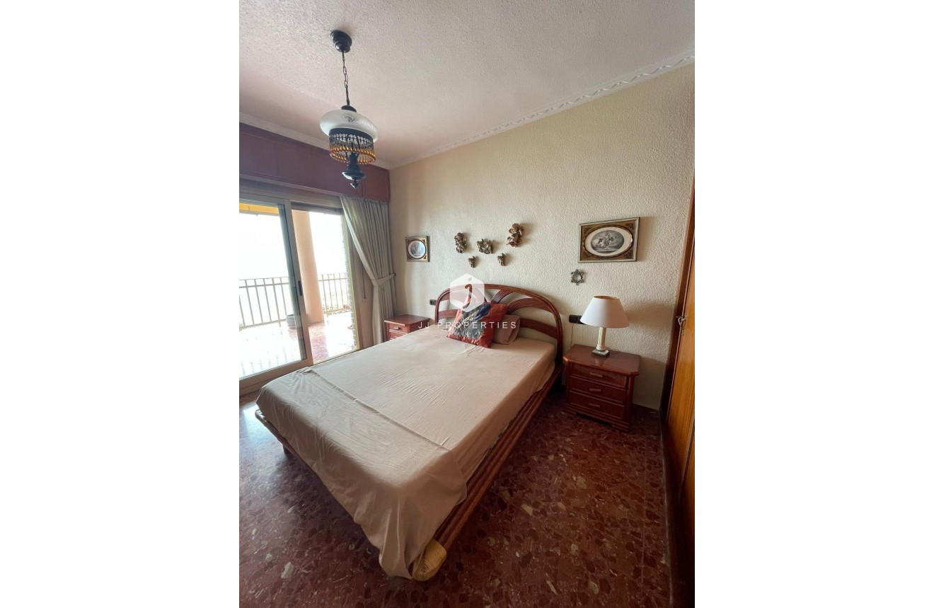 Z drugiej ręki - Mieszkanie w bloku -
Torrevieja - Las Piscinas Naturales