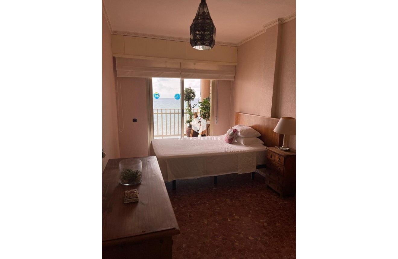 Z drugiej ręki - Mieszkanie w bloku -
Torrevieja - Las Piscinas Naturales