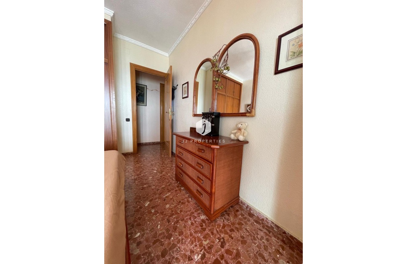 Z drugiej ręki - Mieszkanie w bloku -
Torrevieja - Las Piscinas Naturales