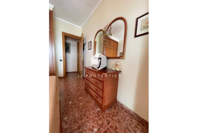 Z drugiej ręki - Mieszkanie w bloku -
Torrevieja - Las Piscinas Naturales