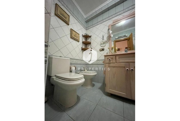 Z drugiej ręki - Mieszkanie w bloku -
Torrevieja - Las Piscinas Naturales