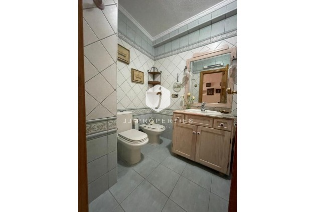 Z drugiej ręki - Mieszkanie w bloku -
Torrevieja - Las Piscinas Naturales