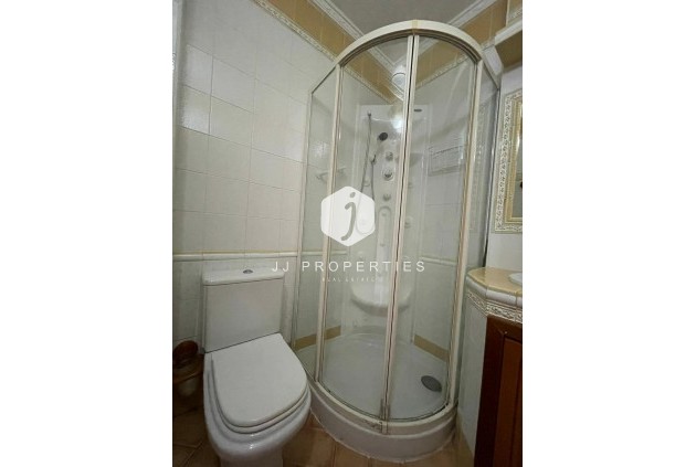 Z drugiej ręki - Mieszkanie w bloku -
Torrevieja - Las Piscinas Naturales