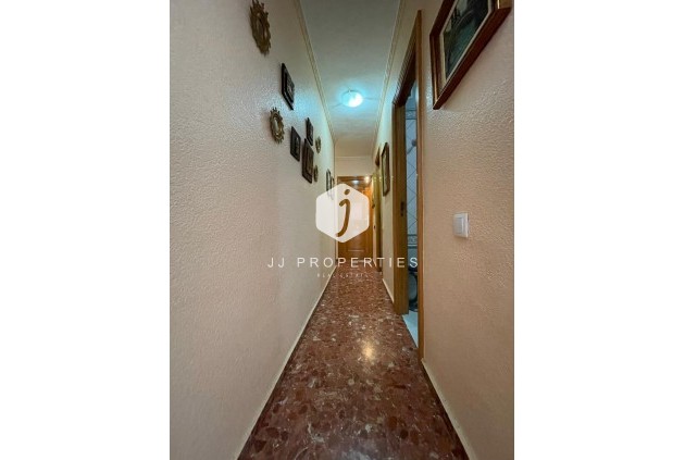 Z drugiej ręki - Mieszkanie w bloku -
Torrevieja - Las Piscinas Naturales