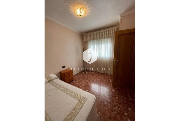 Z drugiej ręki - Mieszkanie w bloku -
Torrevieja - Las Piscinas Naturales