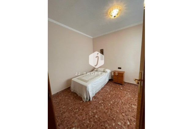 Z drugiej ręki - Mieszkanie w bloku -
Torrevieja - Las Piscinas Naturales