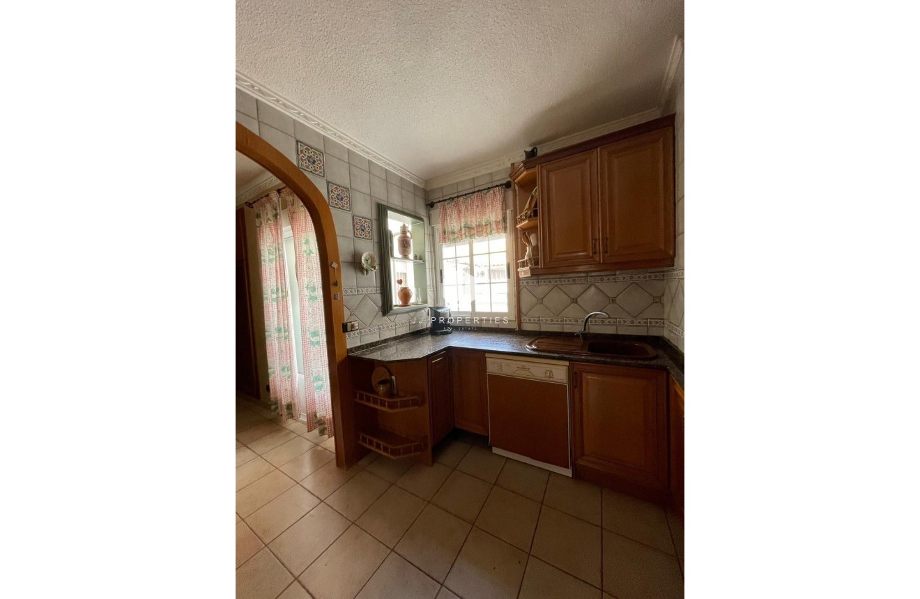 Z drugiej ręki - Mieszkanie w bloku -
Torrevieja - Las Piscinas Naturales