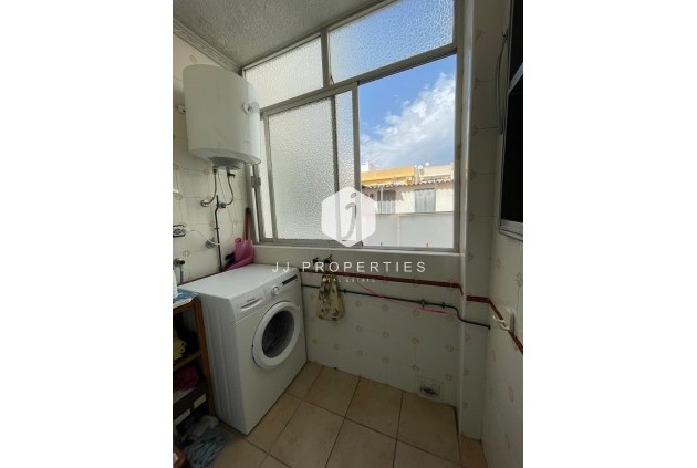 Z drugiej ręki - Mieszkanie w bloku -
Torrevieja - Las Piscinas Naturales