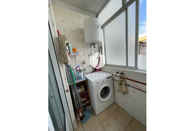 Z drugiej ręki - Mieszkanie w bloku -
Torrevieja - Las Piscinas Naturales