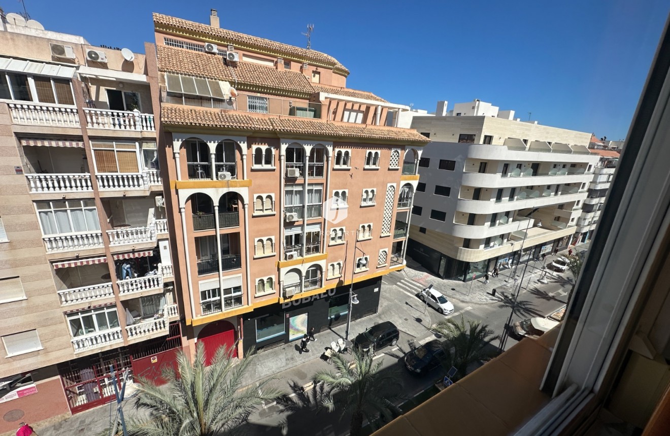 Z drugiej ręki - Mieszkanie w bloku -
Torrevieja - Costa Blanca