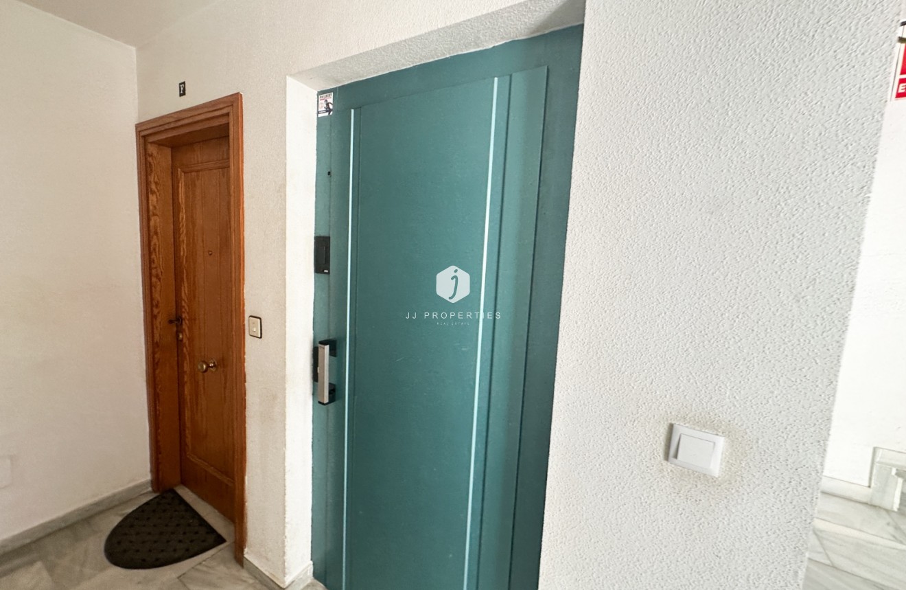 Z drugiej ręki - Mieszkanie w bloku -
Torrevieja - Costa Blanca