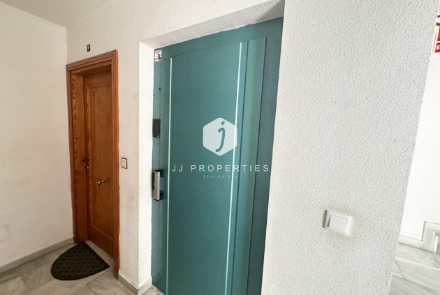 Z drugiej ręki - Mieszkanie w bloku -
Torrevieja - Costa Blanca