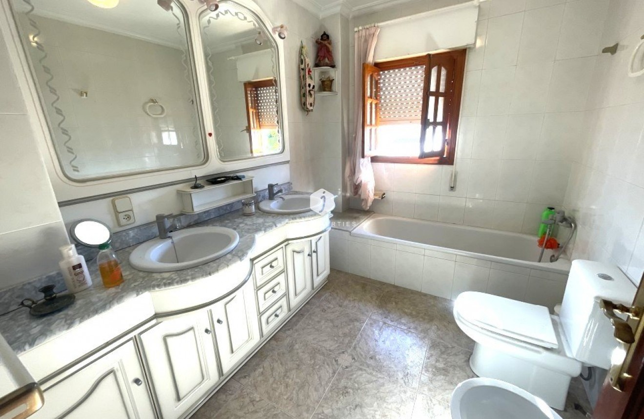 Resale - Chalet -
Rojales - Inland
