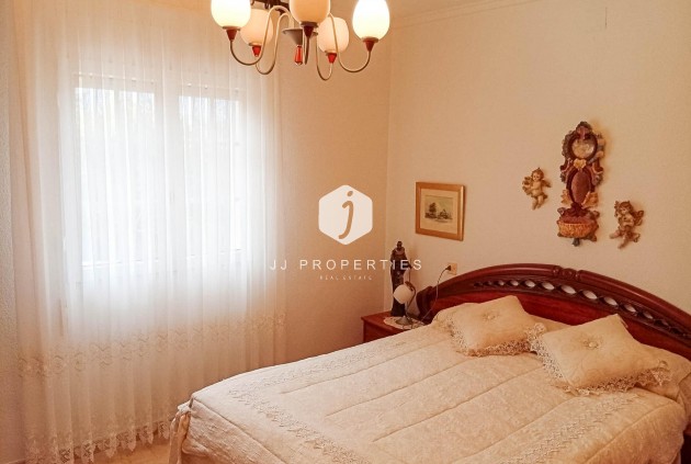 Segunda mano - Villa -
Torrevieja - La siesta