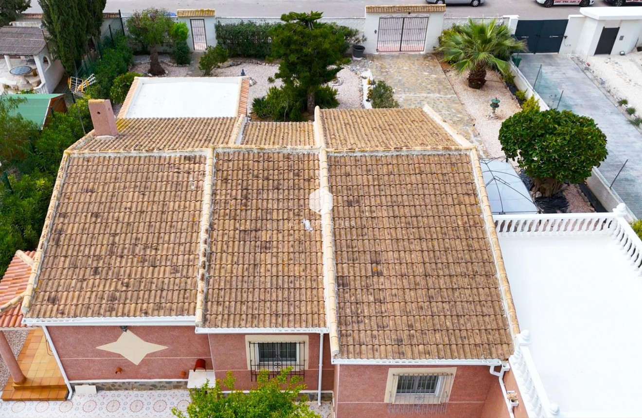 Segunda mano - Villa -
Torrevieja - La siesta