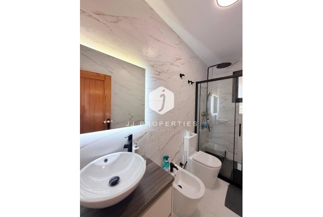 Resale - Penthouse -
Torrevieja - Playa del Cura