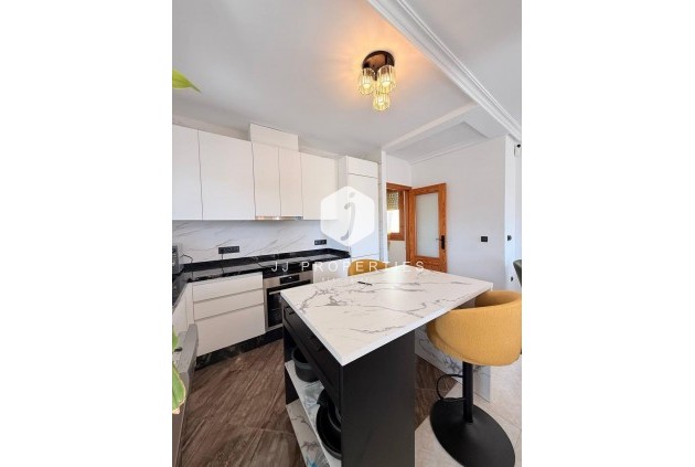 Resale - Penthouse -
Torrevieja - Playa del Cura