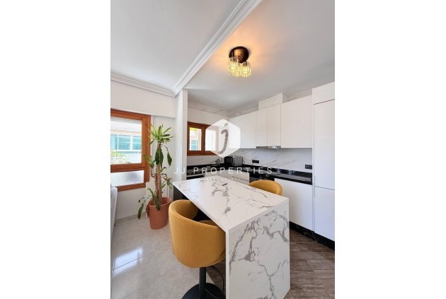 Resale - Penthouse -
Torrevieja - Playa del Cura