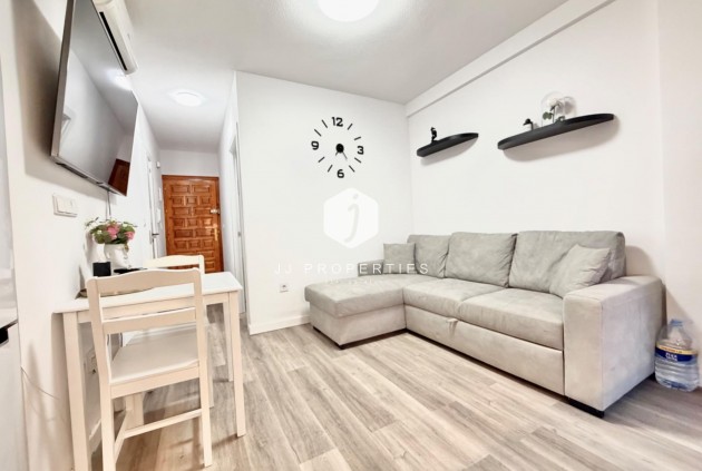 Z drugiej ręki - Mieszkanie w bloku -
Torrevieja - La Mata Pueblo