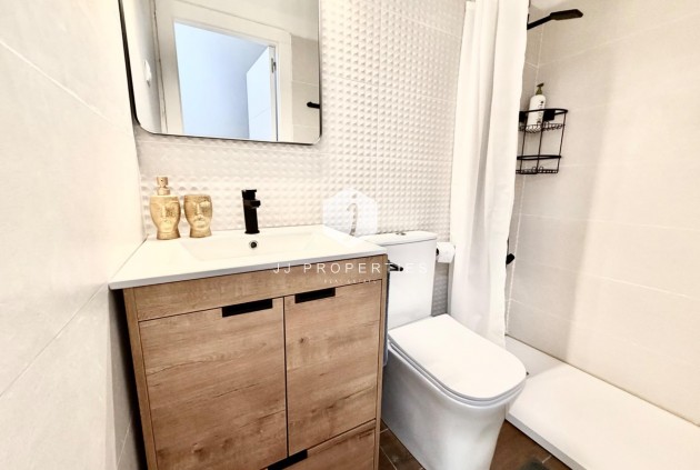 Z drugiej ręki - Mieszkanie w bloku -
Torrevieja - La Mata Pueblo