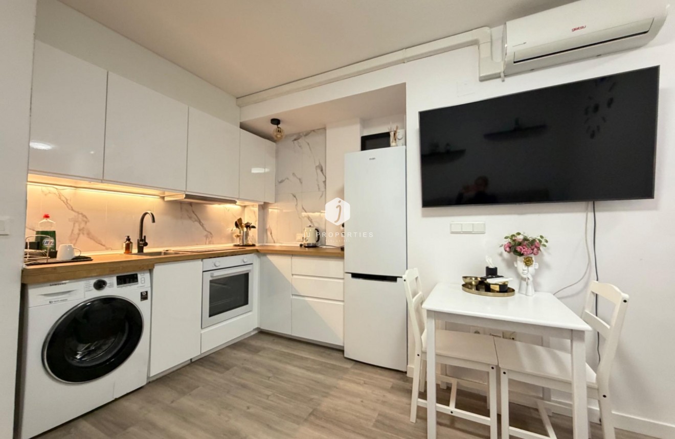 Z drugiej ręki - Mieszkanie w bloku -
Torrevieja - La Mata Pueblo