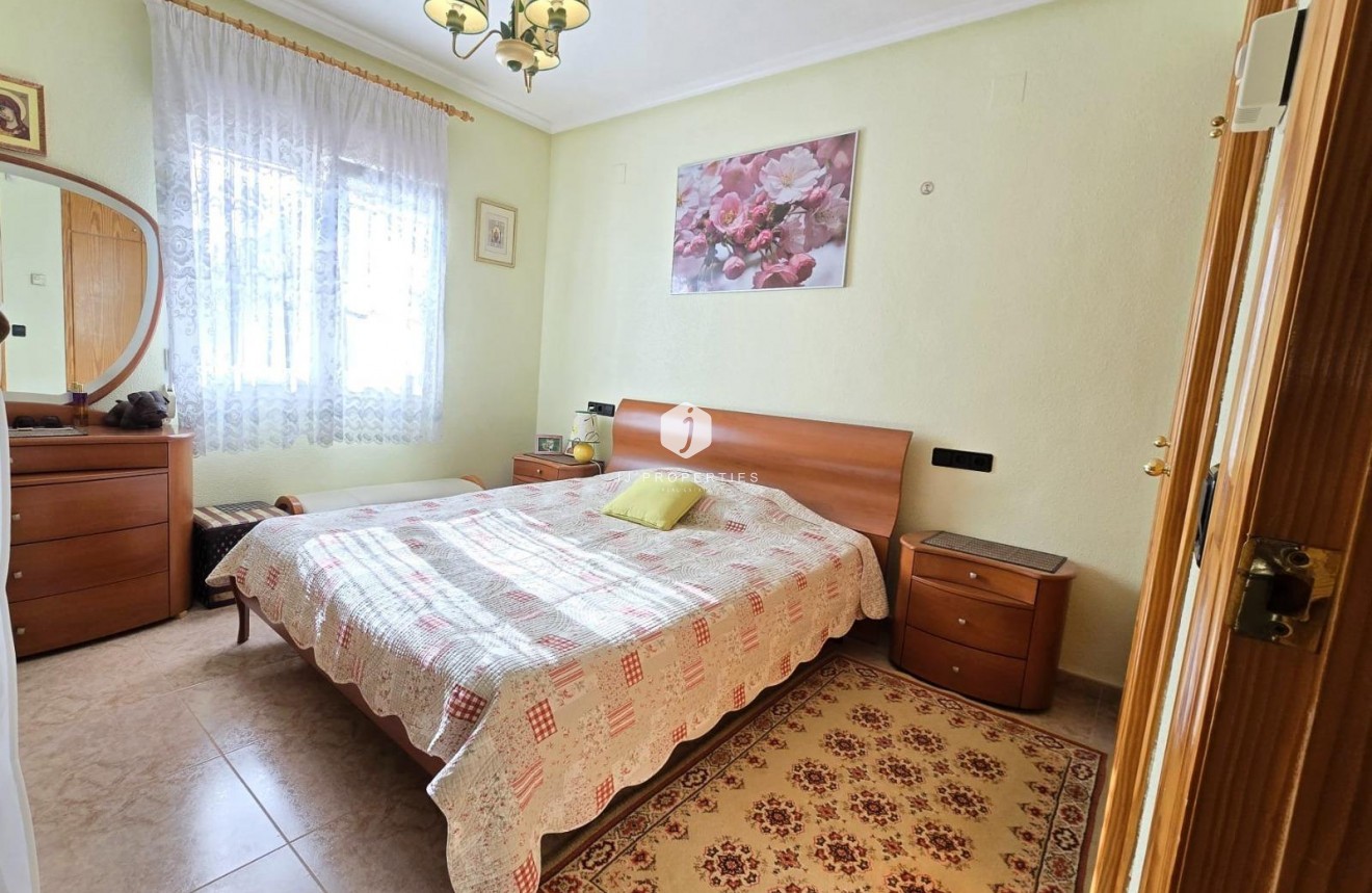 Z drugiej ręki - Villa -
Orihuela Costa - Playa Flamenca