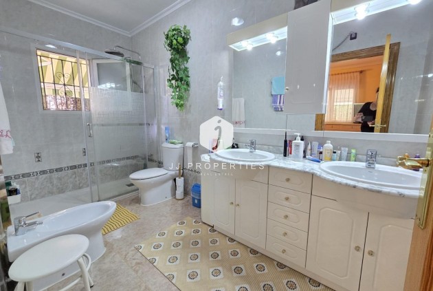 Z drugiej ręki - Villa -
Orihuela Costa - Playa Flamenca