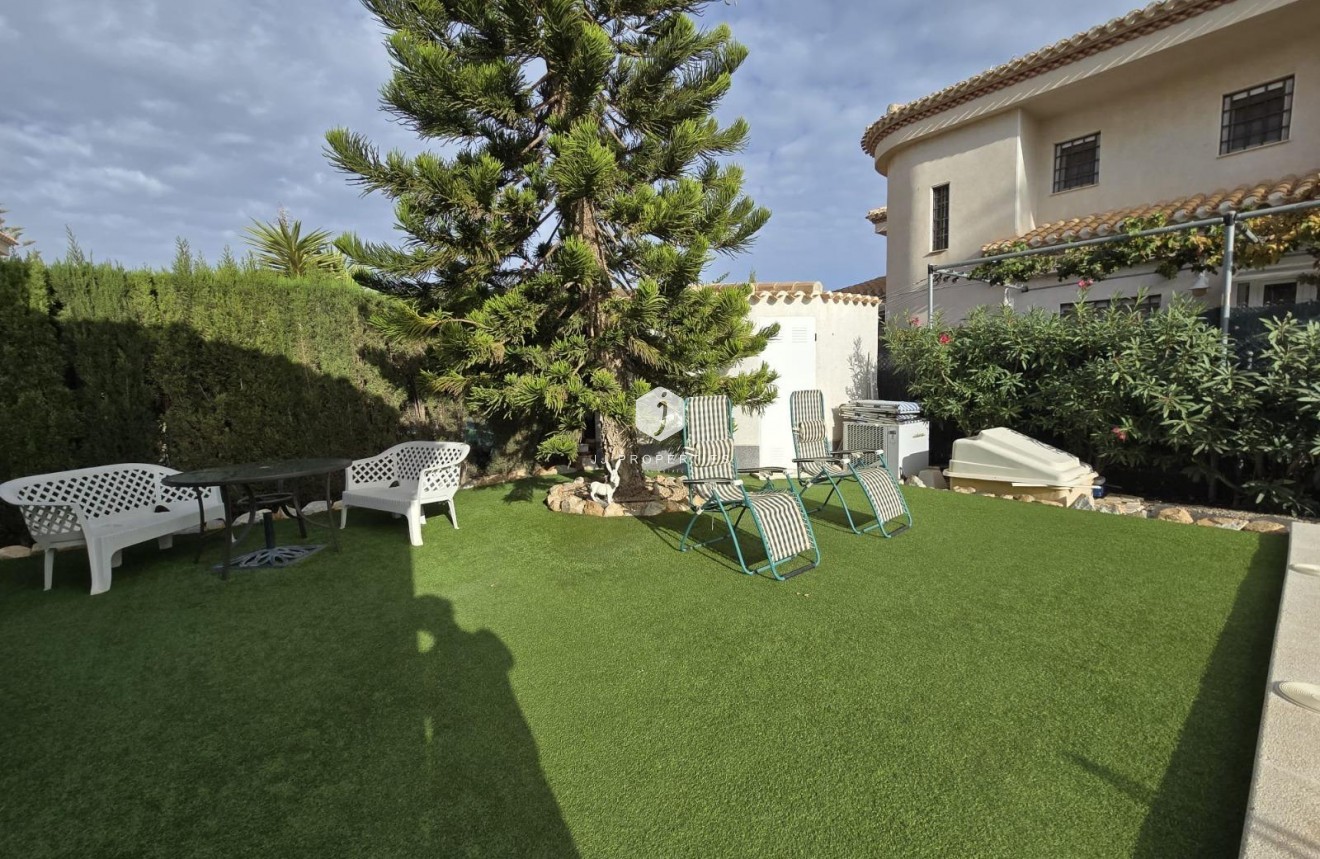 Z drugiej ręki - Villa -
Orihuela Costa - Playa Flamenca