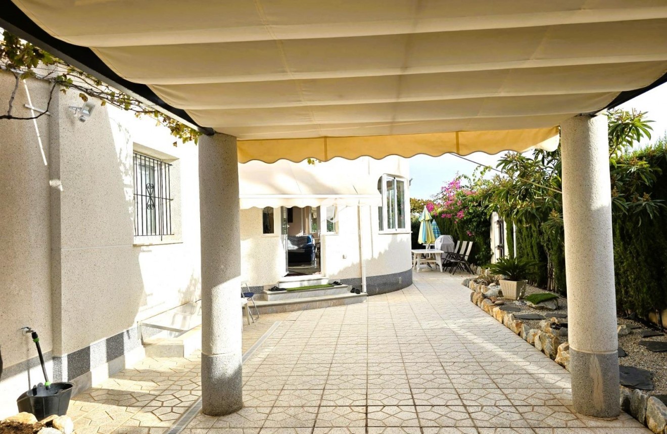 Z drugiej ręki - Villa -
Orihuela Costa - Playa Flamenca