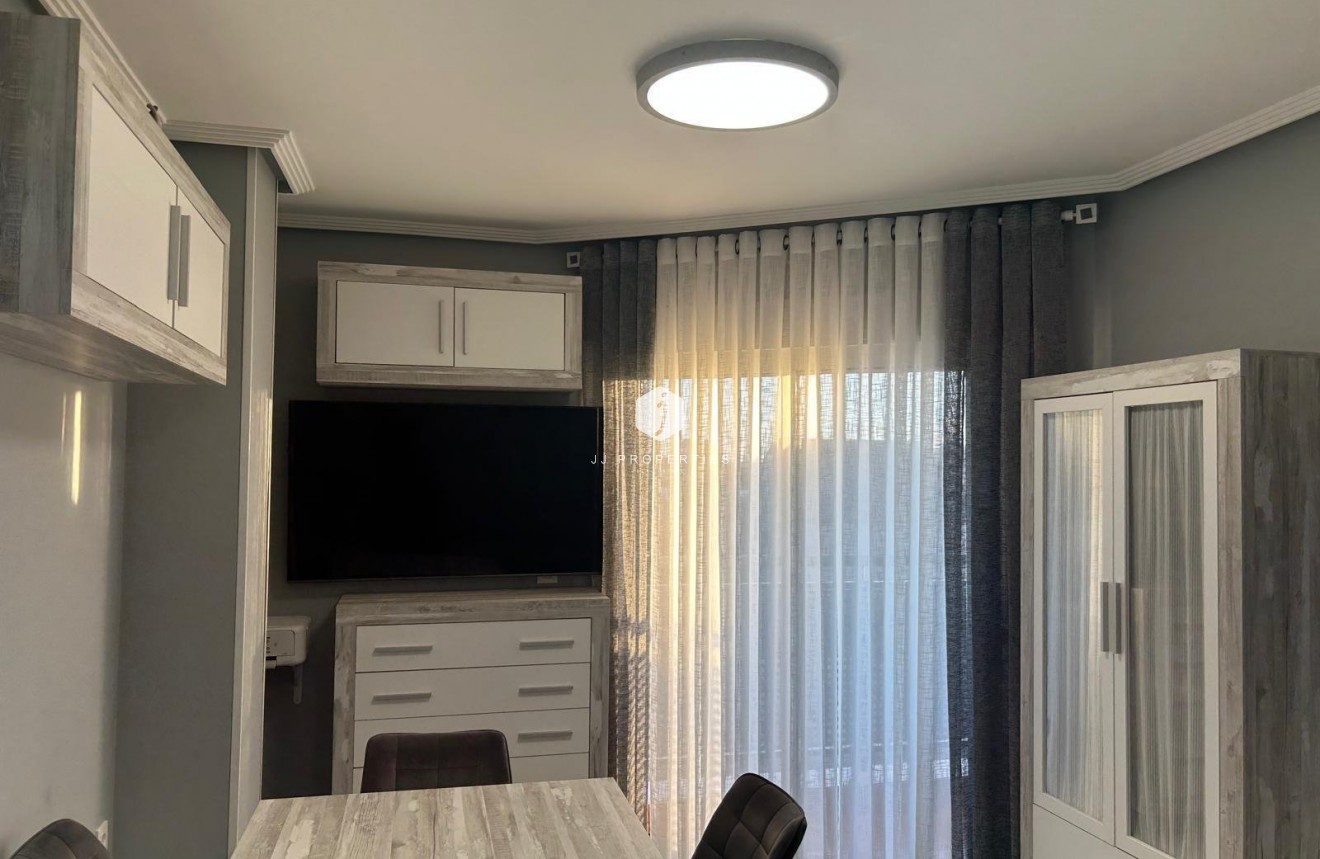 Resale - Apartment / flat -
Torrevieja - Costa Blanca