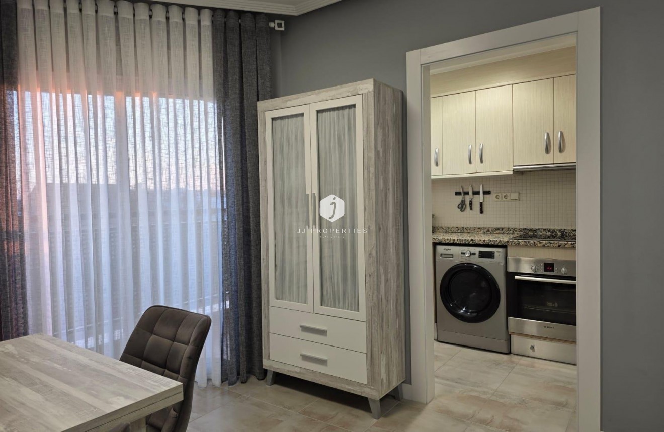 Resale - Apartment / flat -
Torrevieja - Costa Blanca