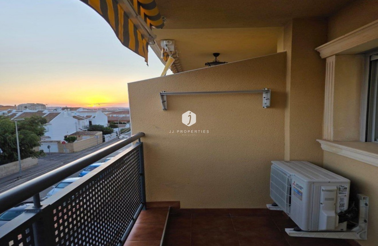 Resale - Apartment / flat -
Torrevieja - Costa Blanca