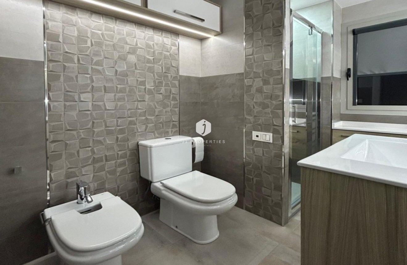 Resale - Apartment / flat -
Torrevieja - Costa Blanca